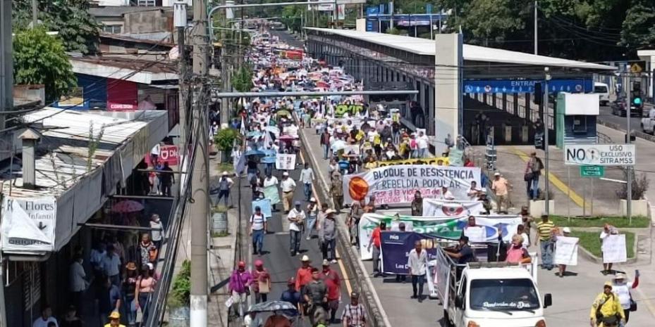 Thousands march in opposition to Bukele regime on Salvadoran Independence Day.